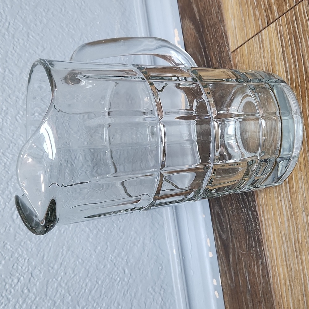 Anchor Hocking Tartan Manchester 50 oz Glass Pitcher